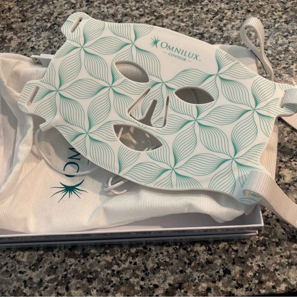 Omnilux LED Face Mask with Teal Design